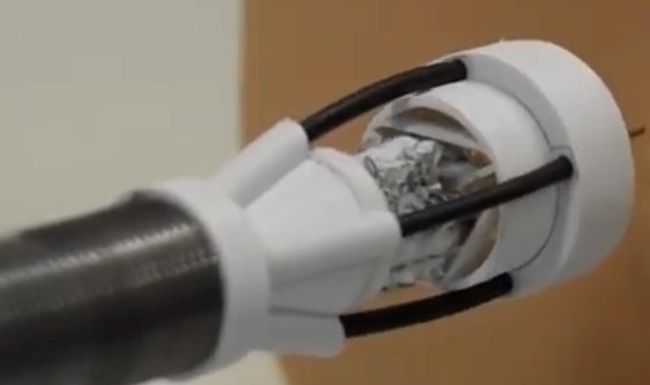 Operationsroboter «F3DB» bewegt sich durch künstlichen Darm