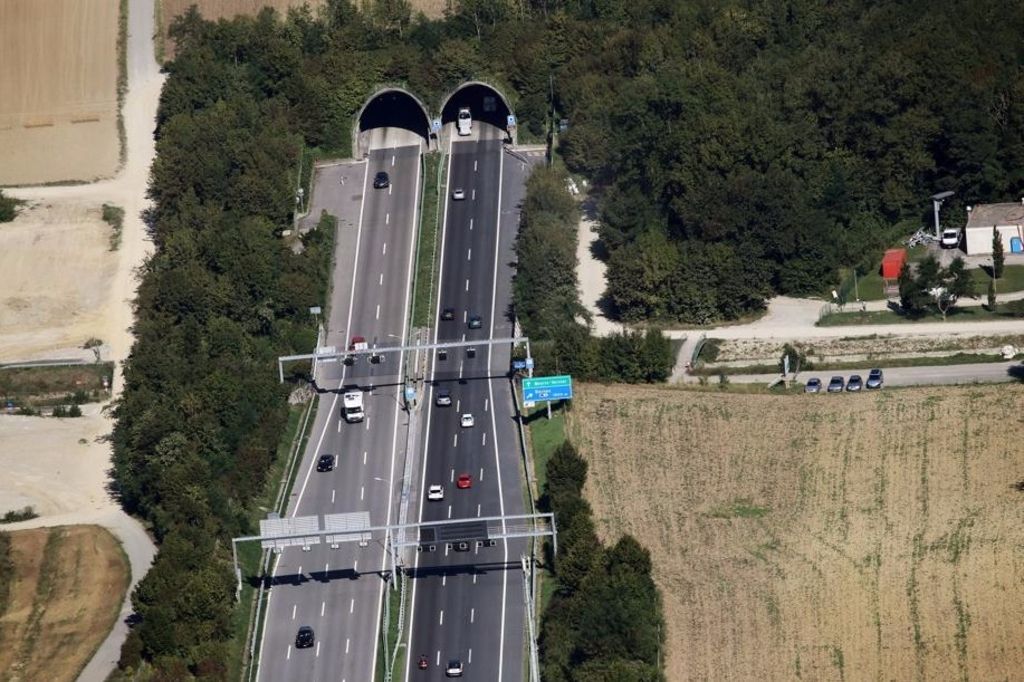 Dimanche, l'autoroute a été fermée une heure par un accident