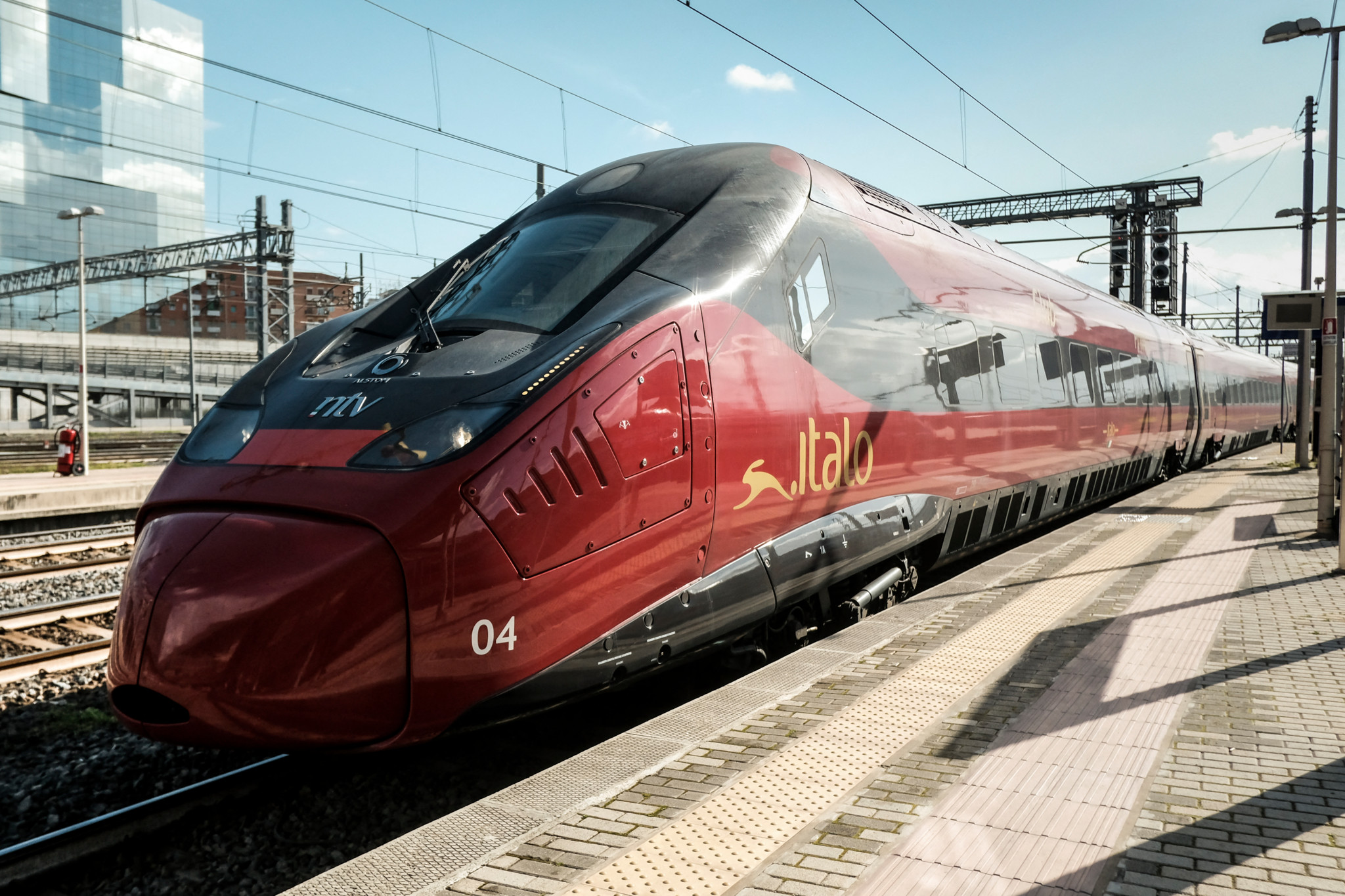 Neues Fernzüge ab 2028: Ex-Ferrari-Chef will mit Italo-Zügen deutsche ICE angreifen