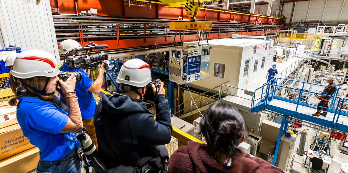 CERN: des physiciens transportent de l&rsquo;antimati&egrave;re en camion