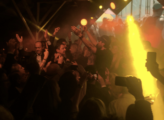 Ici tout allait encore bien: les milliardaires russes Oleg Deripaska (à gauche) et Alicher Ousmanov lors de l’ouverture du WEF en janvier 2013. Aujourd’hui, les deux oligarques sont sous le coup de sanctions occidentales. Et les portes du Forum de Davos leur restent fermées.