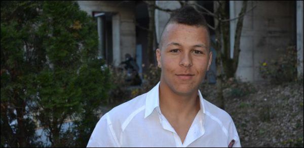 Mikael souhaite entamer un apprentissage de paysagiste ou de maçon.