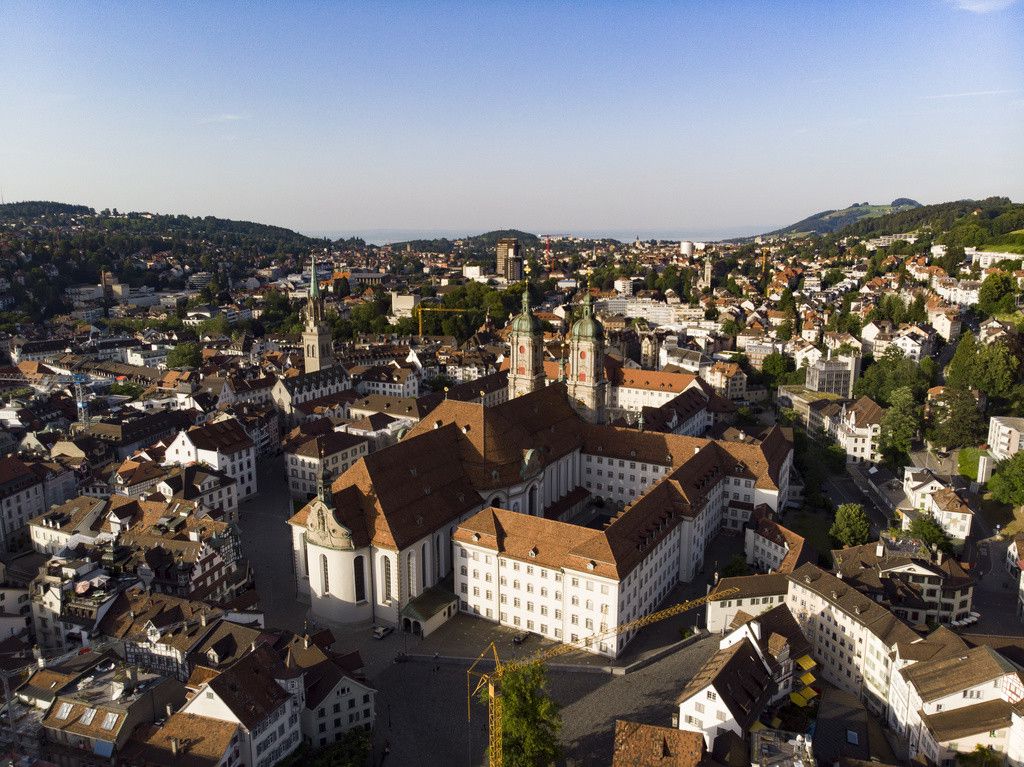 Blick auf die Stiftskirche, aufgenommen am Sonntag, 30. Juni 2019, in St. Gallen. Die Stiftskirche wurde 1983 als UNESCO-Welterbe in die Liste der schuetzenswerten Weltkulturgueter aufgenommen. (KEYSTONE/Gian Ehrenzeller)