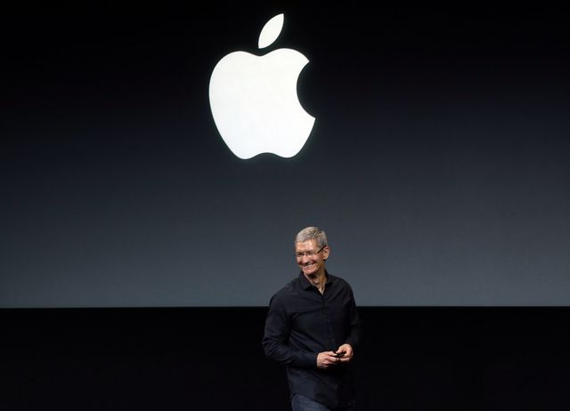 Dans un entretien au Wall Street Journal publié jeudi, le directeur général d'Apple Tim Cook a révélé que la marque à la pomme avait racheté pour 14 milliards de dollars de ses propres actions.