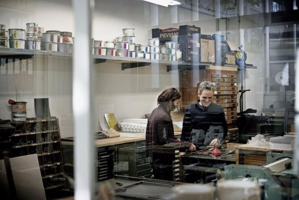 La maison d’édition qui enfile son bleu de travail pour faire des vrais livres