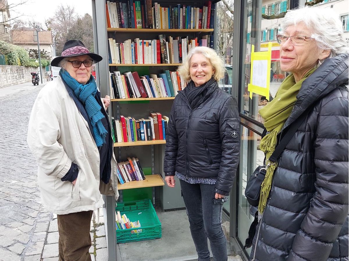Catherine, Arlette et Josiane ouvrent la cabane.