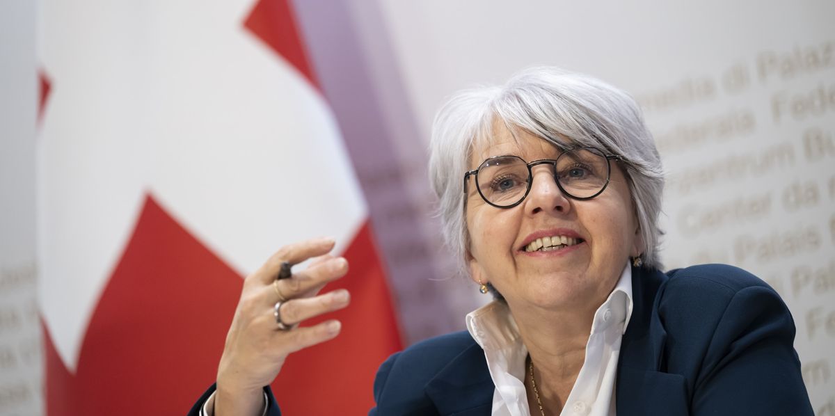 La conseillère fédérale Elisabeth Baume-Schneider, lors de la conférence de presse contre la 13e rente AVS, le 27 mars 2024 au Centre des médias à Berne. (KEYSTONE/Anthony Anex)