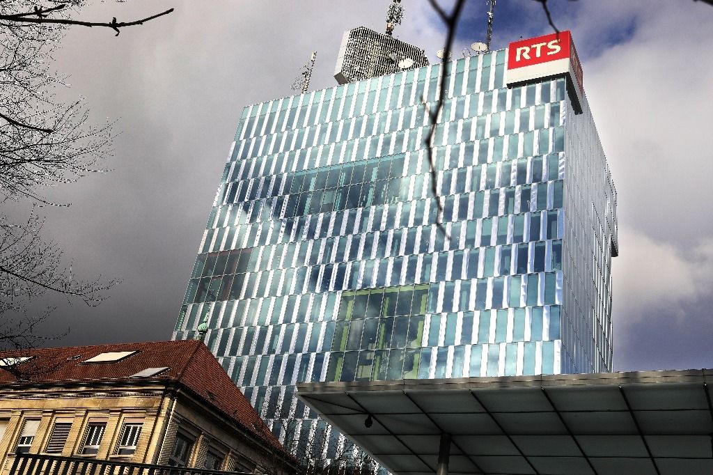 Gauche et droite, société civile et milieux économiques font front commun