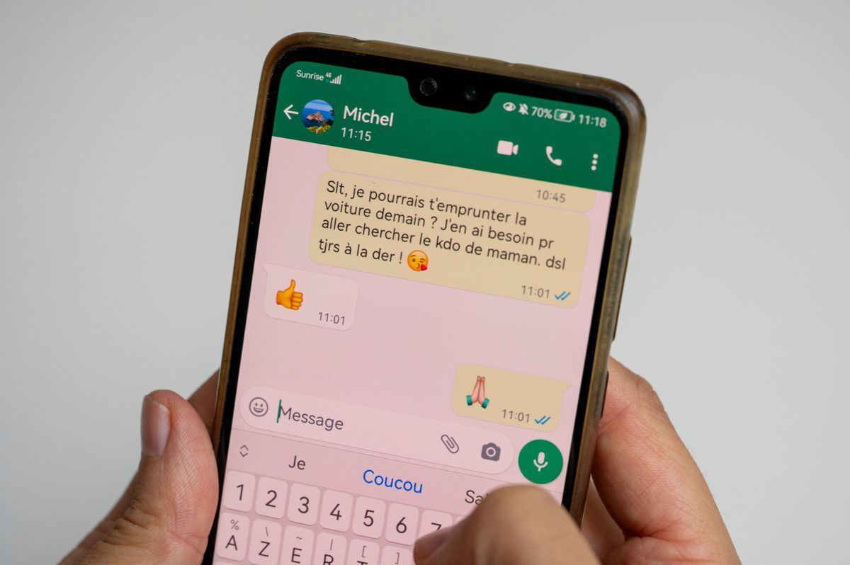 Lausanne, le mardi 18 juillet 2023. Exemple de message WhatsApp avec l’utilisation d’abréviations et d’émojis. (Marie-Lou Dumauthioz/24heures)