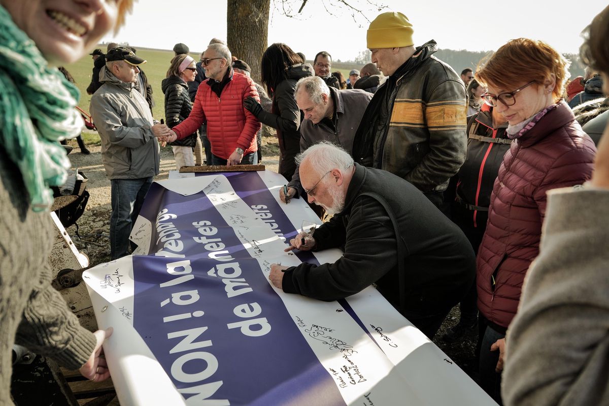 Rassemblement contre la décharge des mâchefers, le 6 mars 2022 à Satigny.