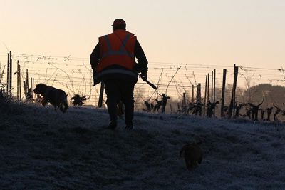 Un chasseur tué par balle par un chien