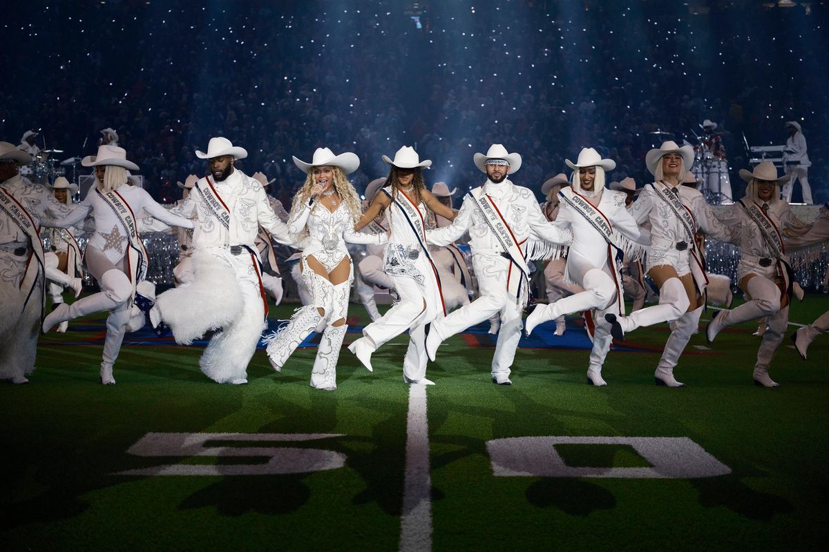 Beyoncé performed a show-stopping halftime performance during Netflix's first-ever NFL Christmas Gameday as the Houston Texans hosted the Baltimore Ravens at NRG Stadium live on Netflix.
