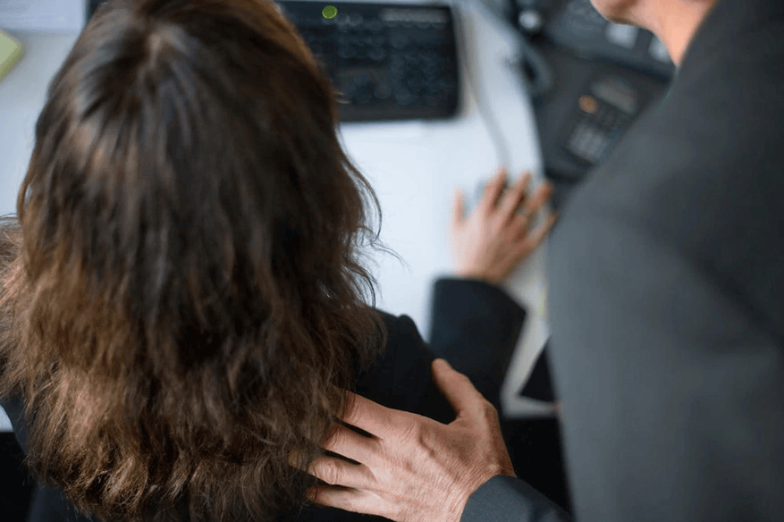 D’après nos informations, la Ville a déposé une plainte il y a trois semaines après avoir été alertée des supposés «actes déplacés» de son préposé au logement. (Image d’illustration)