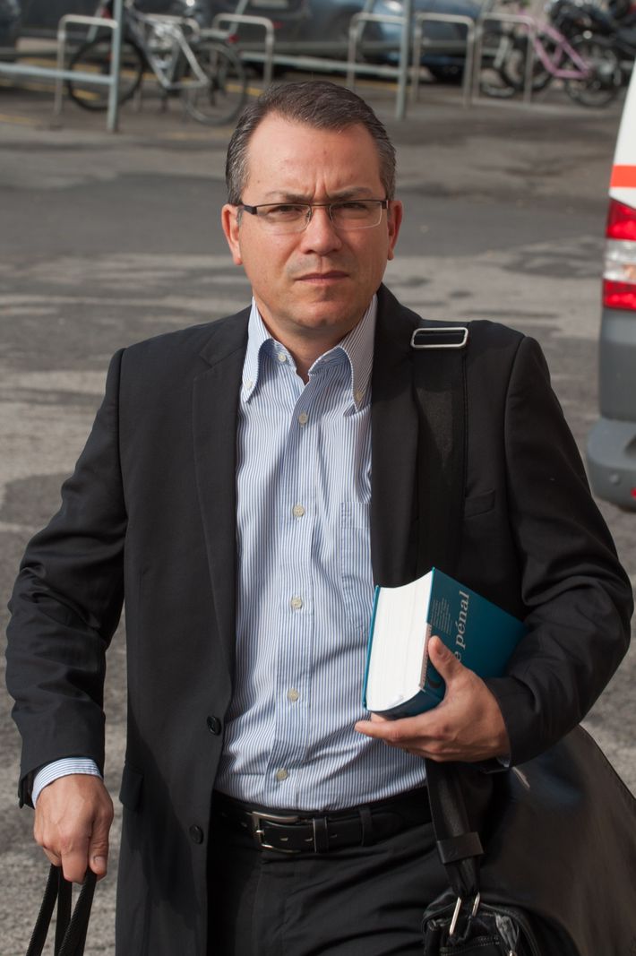 Tout en saluant la diligence du médecin sur le banc des accusés, le procureur Christian Buffat estime qu’une faute de sa part est à l’origine de toute la séquence ayant abouti au décès d’une femme.