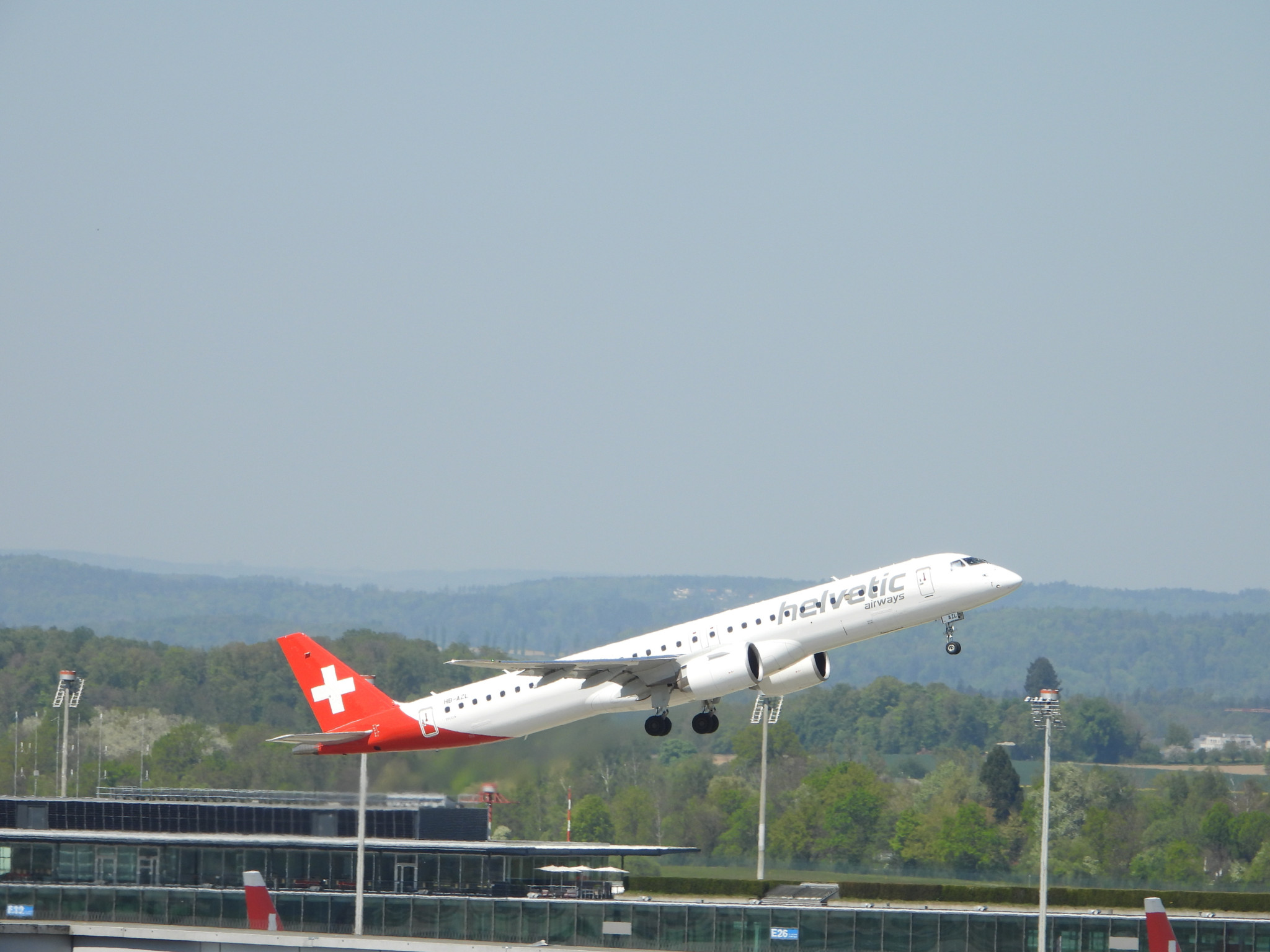Flughafen Zürich: Swiss-Flug von Partner Helvetic nach Madrid muss umdrehen