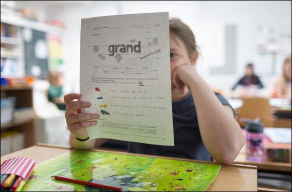 L'enseignement du français à l'école primaire fait toujours l'objet de fortes pressions en Suisse alémanique. L'enseignement du français à l'école primaire fait toujours l'objet de fortes pressions en Suisse alémanique.
