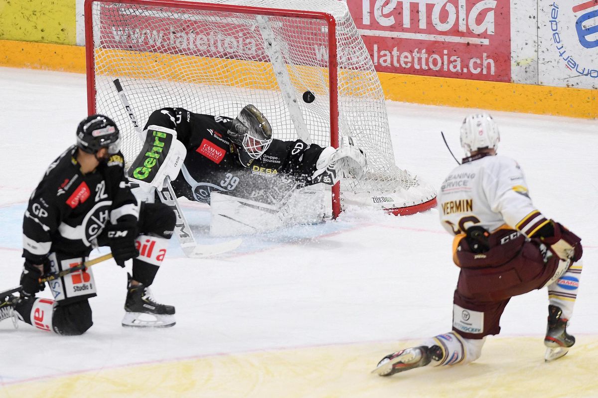 Joel Vermin a parfaitement exploité un service de Tanner Richard pour marquer le sixième but genevois.