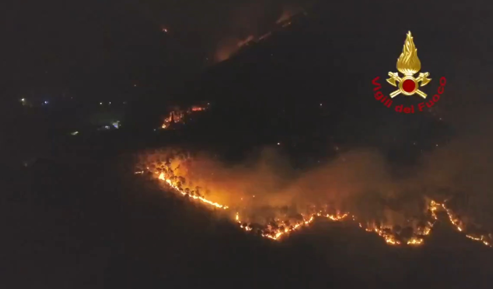Feuer in Italien: Tausende Menschen wegen Waldbrand in der Toskana evakuiert