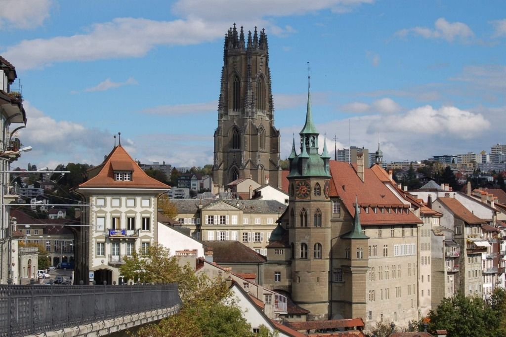 Les députés veulent encourager le bilinguisme
