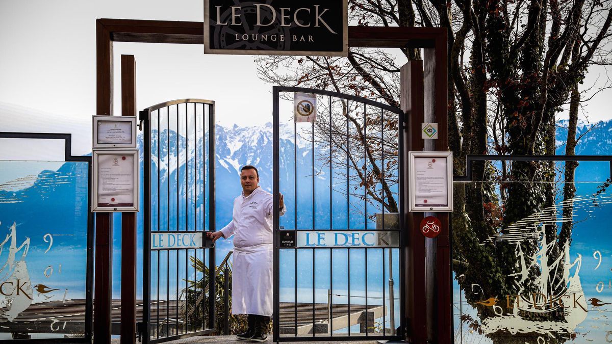 Lionel Rodriguez au portail du Deck. 