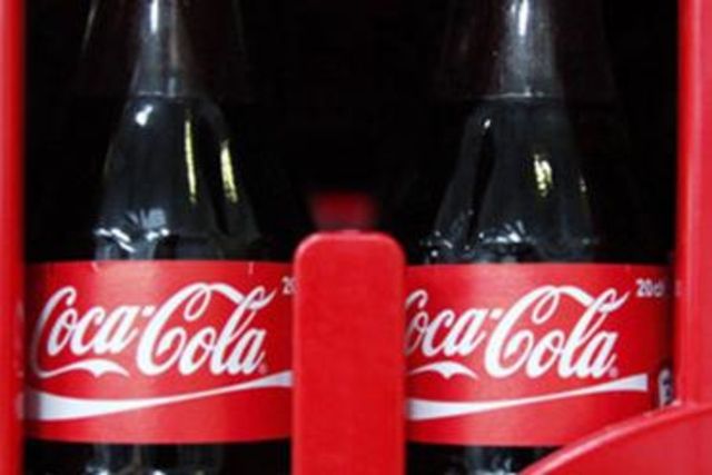 Denner importe du Coca-Cola de Tchéquie et baisse les prix.