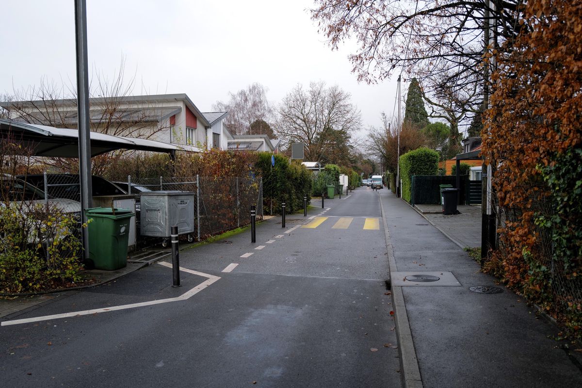 Le chemin de Drize, à Troinex, qui doit être emprunté par une ligne de bus.