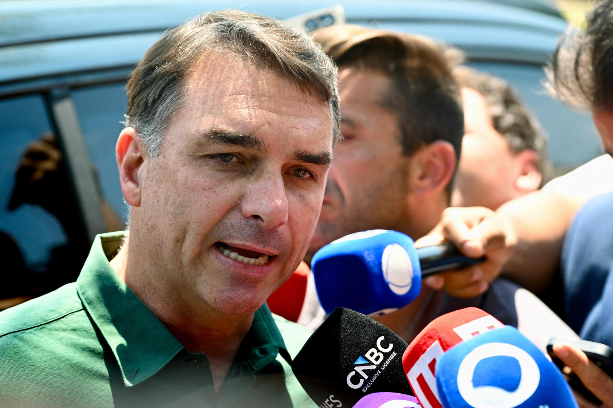 Après la victoire de Lula: Flavio Bolsonaro se dit «leader» du Brésil depuis les États-Unis