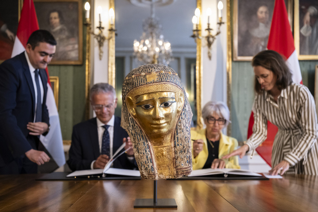 Art and Emotions: An Unusual Death Mask in Switzerland
