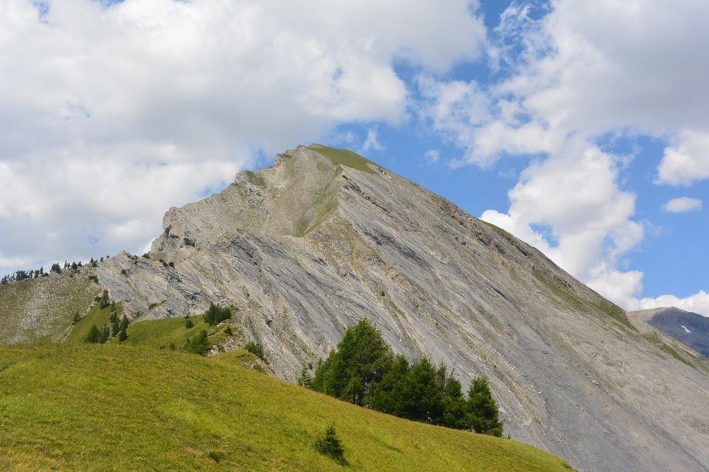 Un parapentiste se tue en survolant la Combe d’Arbaz