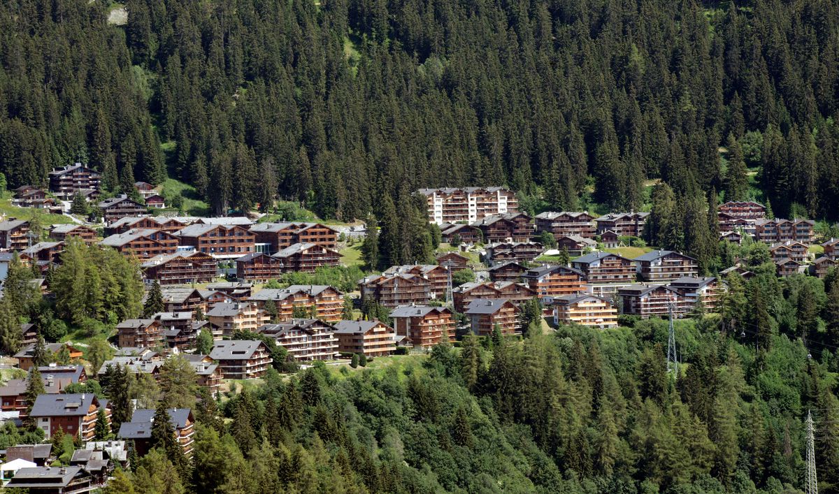 Vue générale sur le centre de Verbier. Quartier du Plénadzeu.