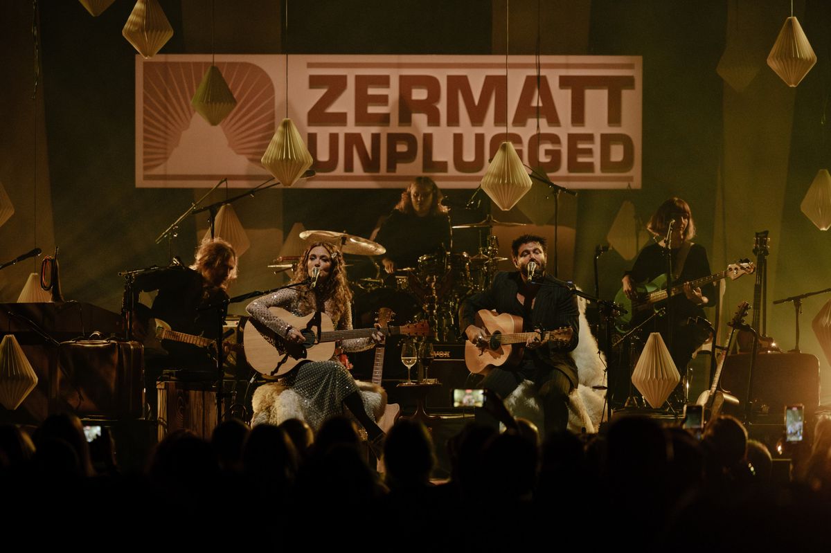 Vendredi soir, Julia et Angus Stone en acoustique ou presque, sur la grande scène du Zermatt Unplugged.