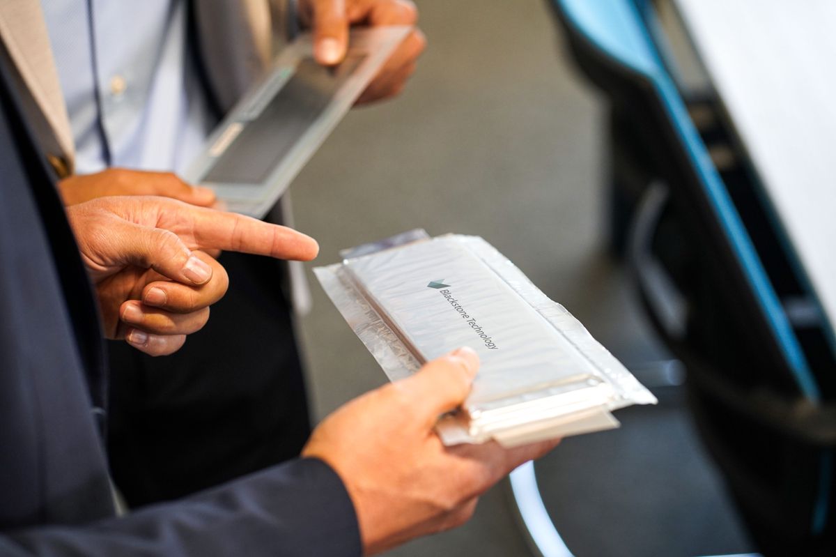Doch nicht echt? Die gegenüber Medien und Investoren gezeigten Batteriezellen dürften laut Medienberichten einen Plastikkern gehabt haben.