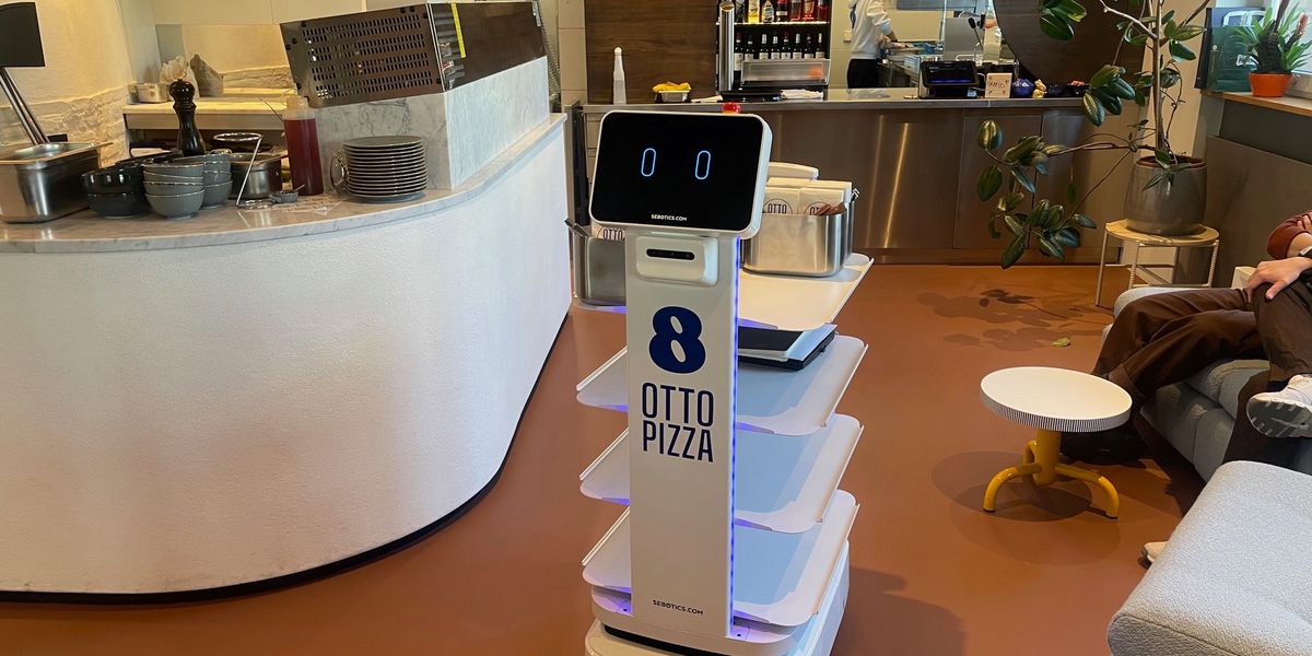 Gastronomy Basel: Robot serves at Pizzeria Otto