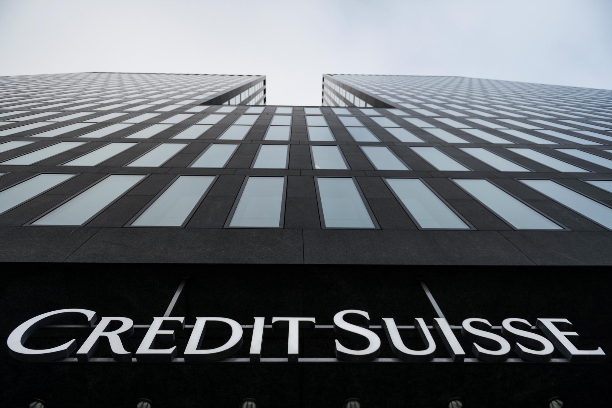 Logo der Credit Suisse in Zürich. Die Schweizer Bank verwaltete auch Millionen eines wegen Bestechung verurteilten Siemens-Managers.