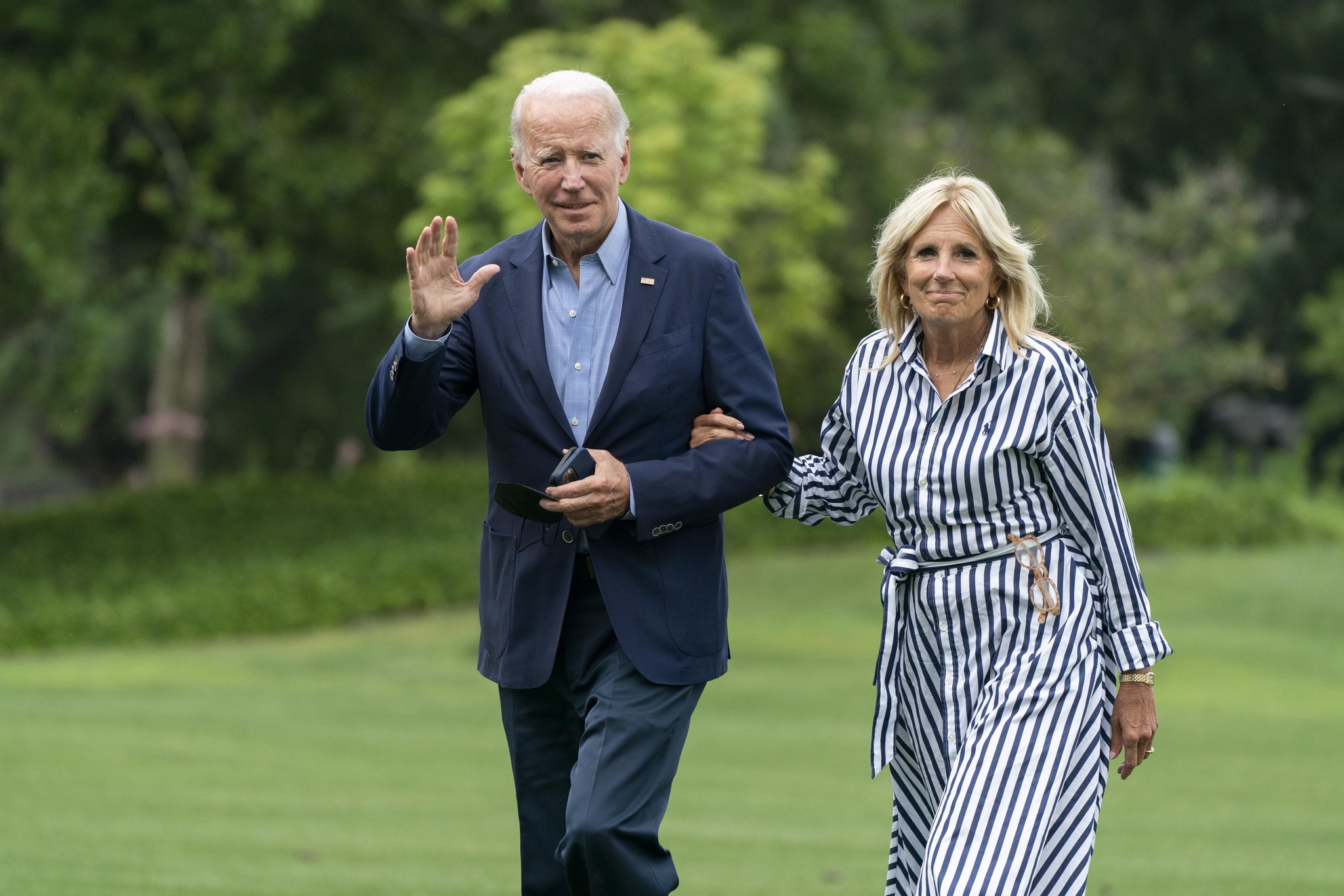 Joe et Jill Biden à la Maison-Blanche, le 8 août 2022. Le président doit faire face à des critiques sur son âge au sein même de son parti. Plus de la moitié des électeurs démocrates souhaitent qu’il ne se représente pas.    