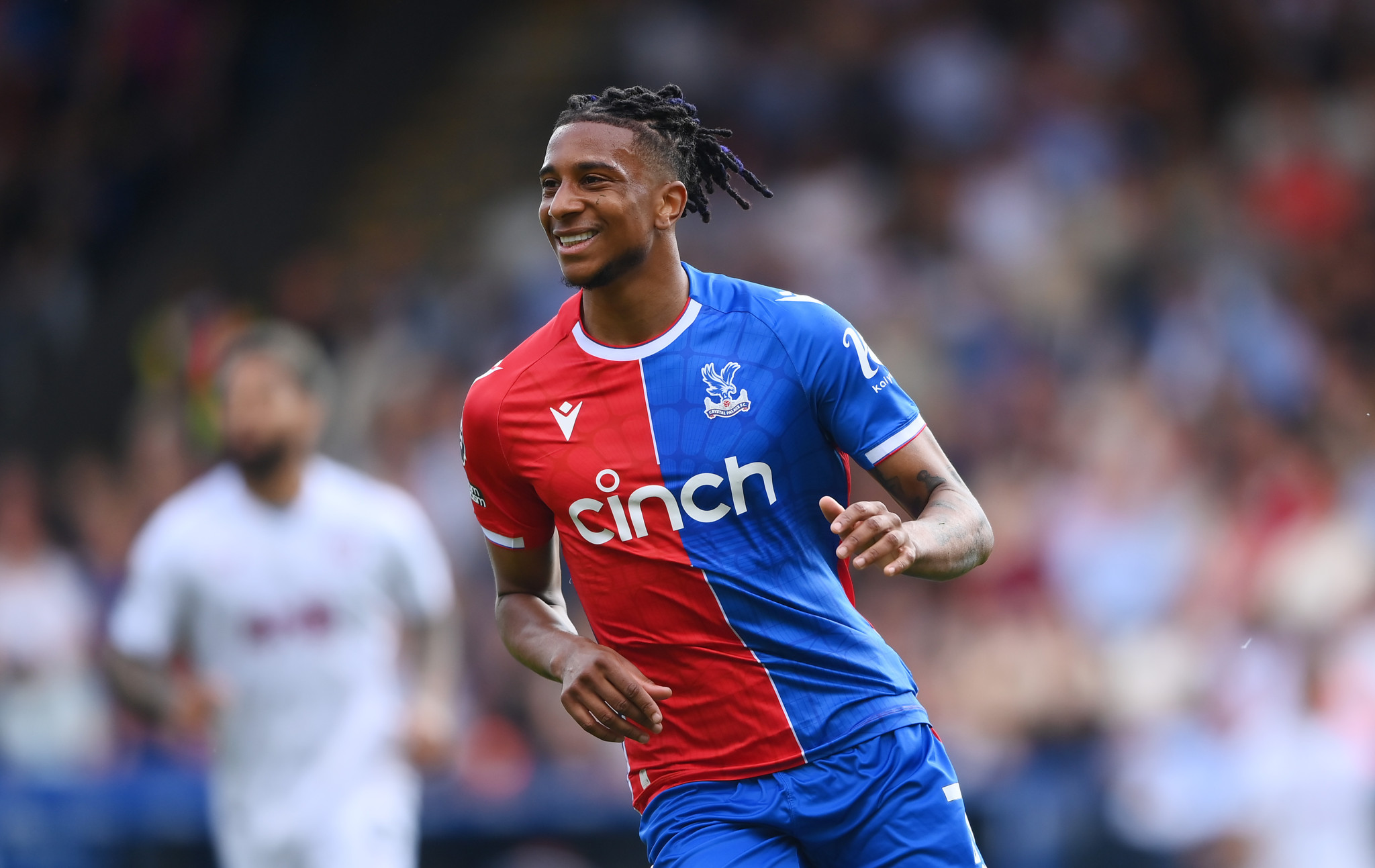 Michael Olise wechselt zu Bayern München.