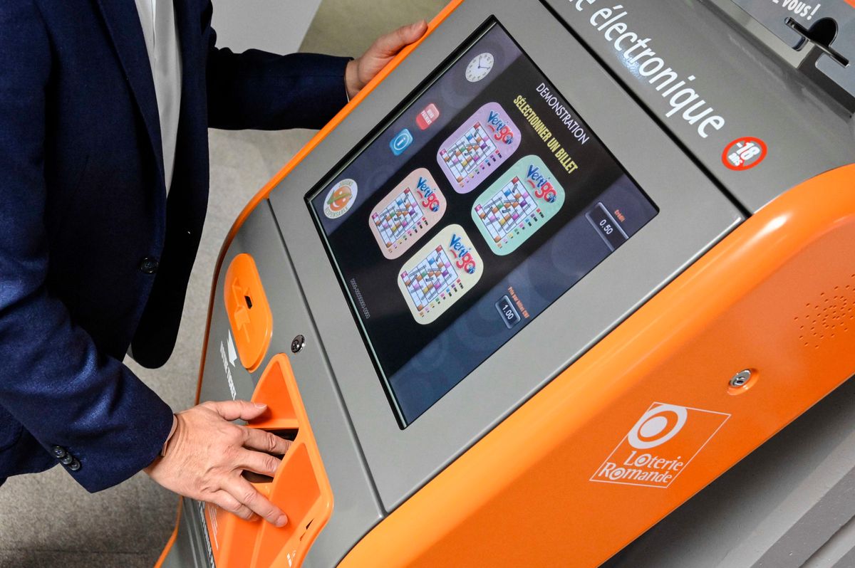 18 mars 2019 Lausanne pour éviter que les mineurs jouent au tactilo dans les bars, la loterie romande va obliger les joueurs à présenter leurs empreintes dans un lecteur d'empreintes digitales Directeur général, Jean-Luc Moner-Banetdirecteur de la loterie romande Photo: PATRICK MARTIN/24HEURES ...