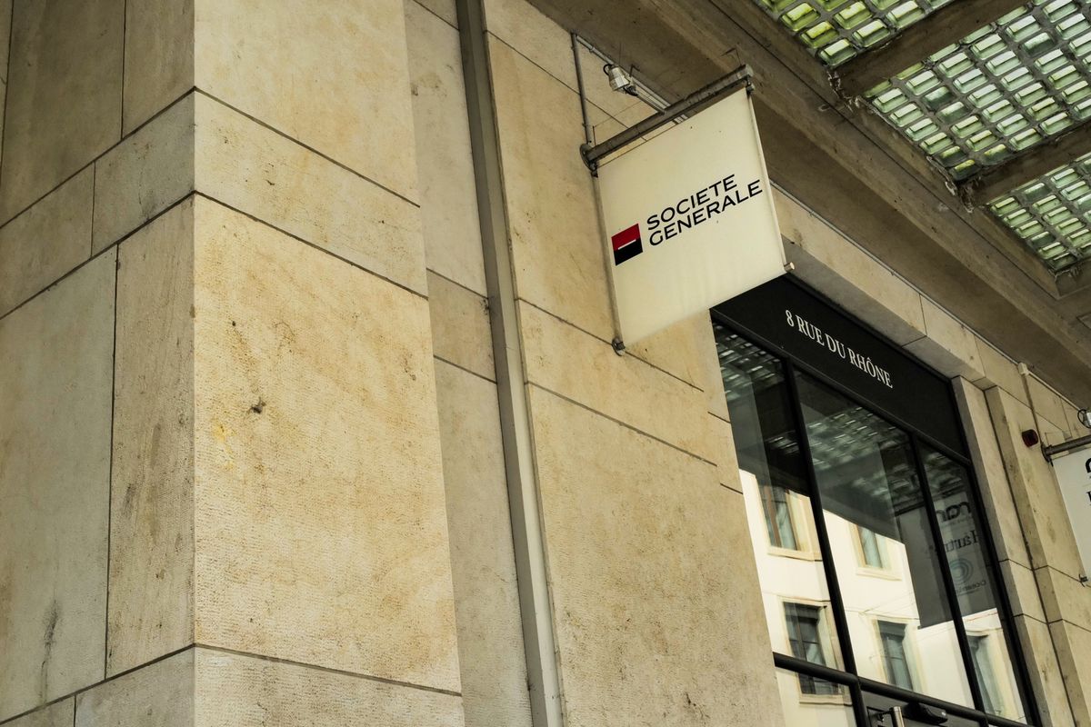 Genève 04/04/2024L'immeuble de la Société Générale à Genève . Rue du Rhône 8. Article concernant son rachat.
