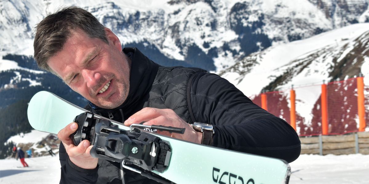 Auftritt der Nischen-Skiproduzenten bei der Station Eigergletscher. Bruno Kernen, Abfahrtsweltmeister 1997, ist mit seinen Anavon-Ski aus Disentis mit dabei.