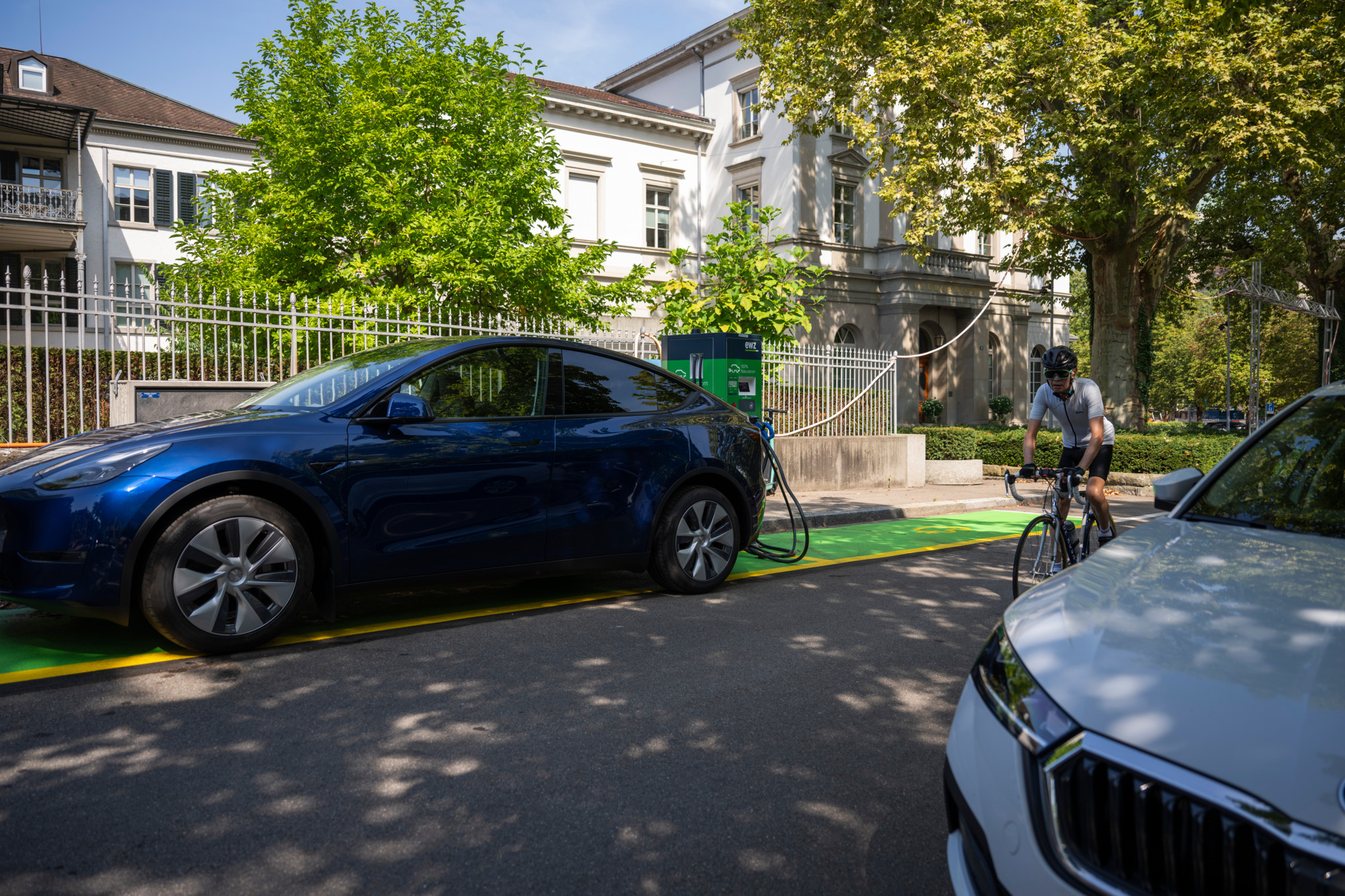 Elektroautos in Zürich: Fehlende Ladestationen, genervte Mieter – und ein Plan der Regierung