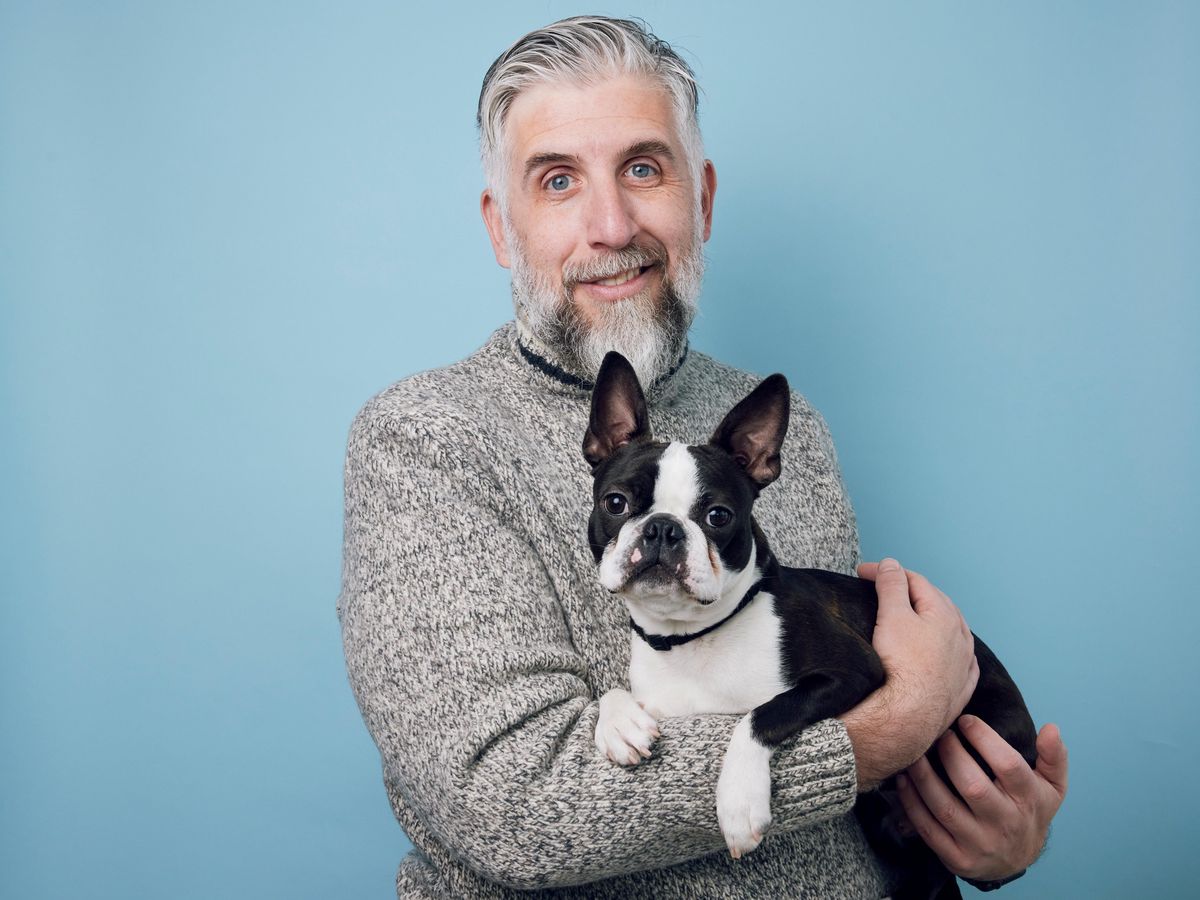 Après presque deux ans d’attente, Luca Nolfo a enfin pu accueillir son jeune Boston Terrier. «Guapo» signifie beau en espagnol, et franchement, ça lui va tellement bien!» 