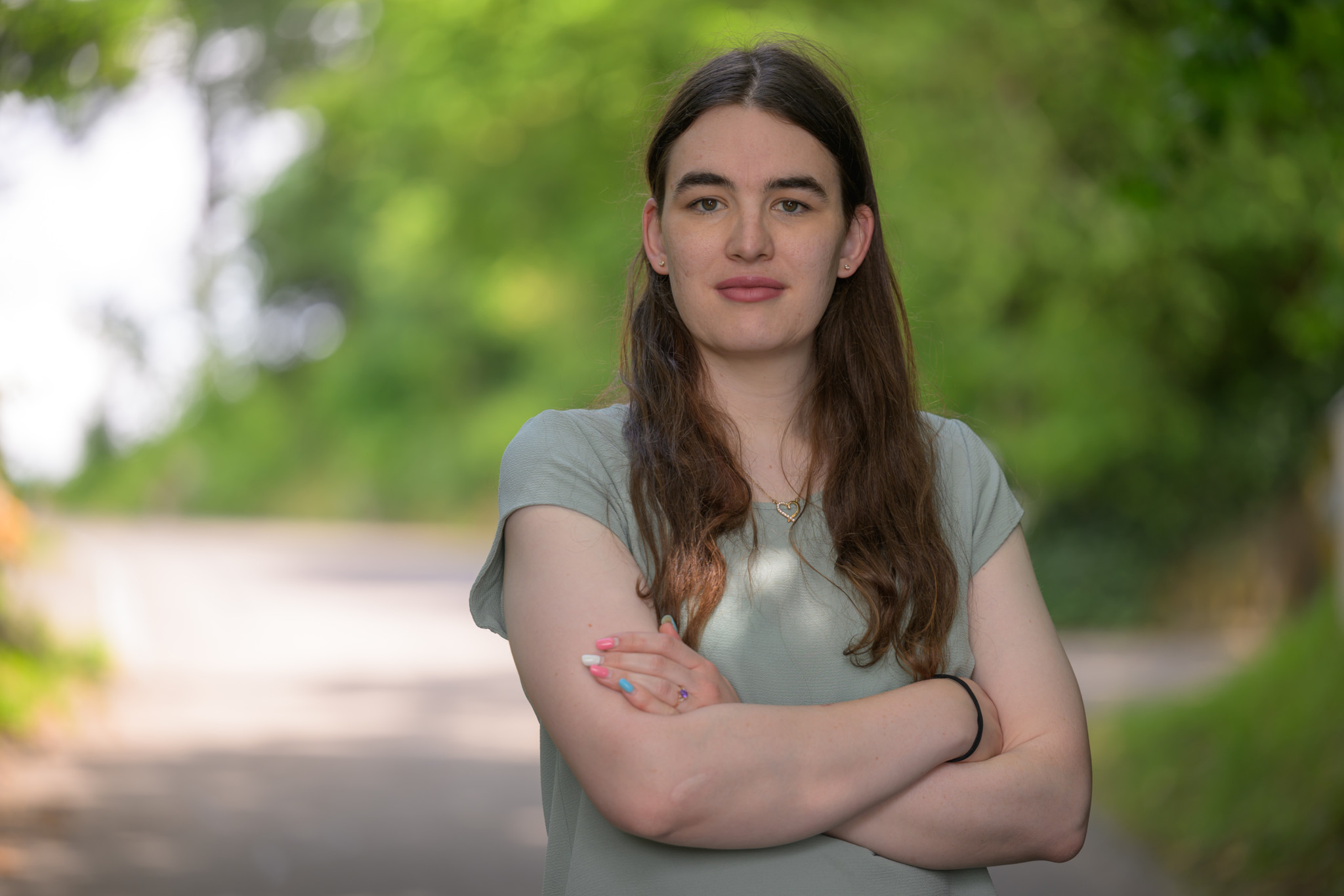 Dreiteiliges Porträt von Michelle Halbheer, Electra Zacharias und Claudia Sabine Meier vor verschiedenen Outdoor-Kulissen. Dreiteiliges Porträt von Michelle Halbheer, Electra Zacharias und Claudia Sabine Meier vor verschiedenen Outdoor-Kulissen.