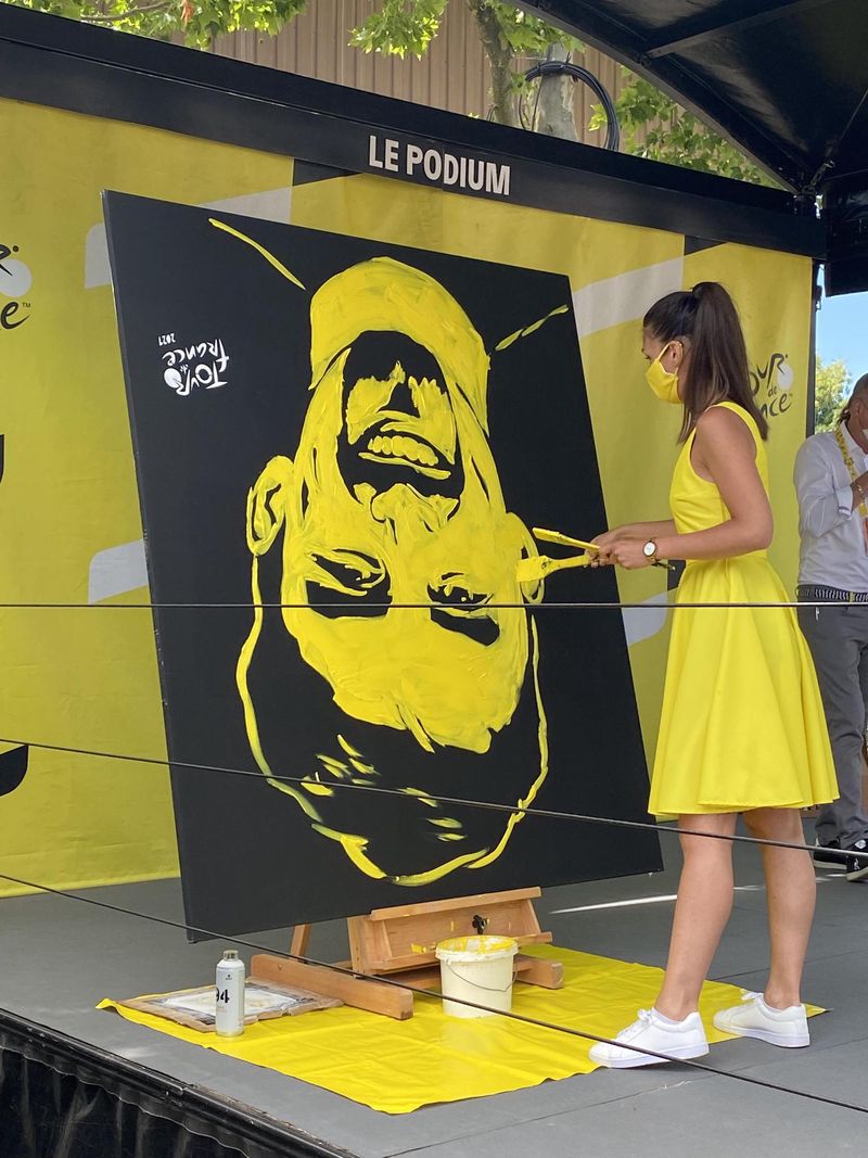 Au départ des étapes, c’est la France qui revit