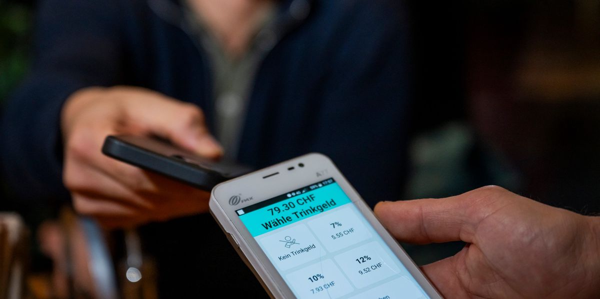 Tipping by Card: Curse or Blessing for the Restaurant Industry?