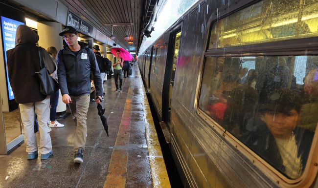 Des rames de métro à New York ont été stoppées à cause des pluies torrentielles.