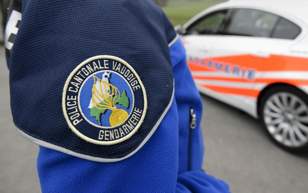 Selon les premières investigations, il ressort que trois préposés de l’Office des poursuites, accompagnés de deux policiers de Police Lavaux (APOL), se sont rendus dans l’appartement concerné pour une visite (photo prétexte)