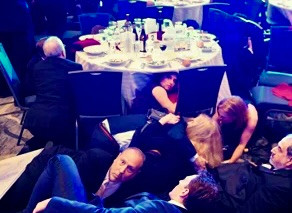 Attentatsversuch auf Trump: Schüsse vor dem Saal – doch dieser Mann isst unbeirrt seinen Burrata-Salat fertig