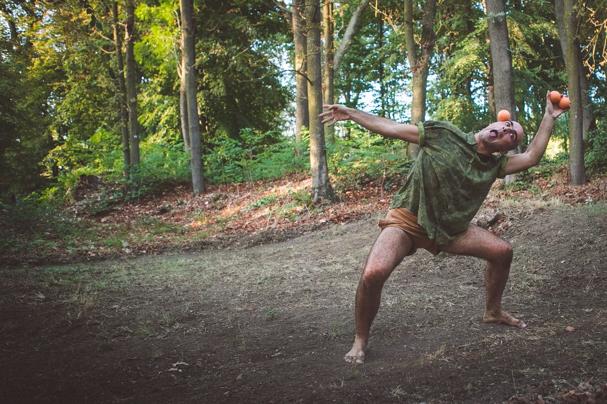 Cie Little Garden: jonglerie et bestialité.