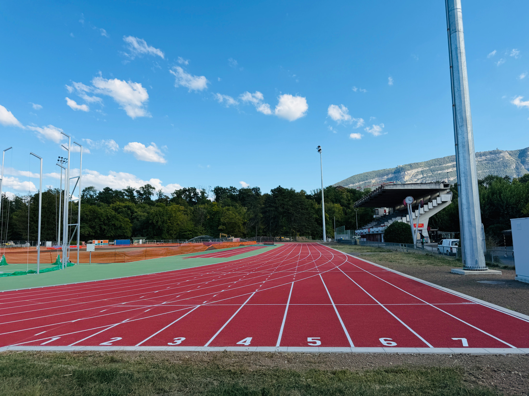 Ville de Genève: La piste d’athlétisme du Bout-du-Monde s’est refait une beauté