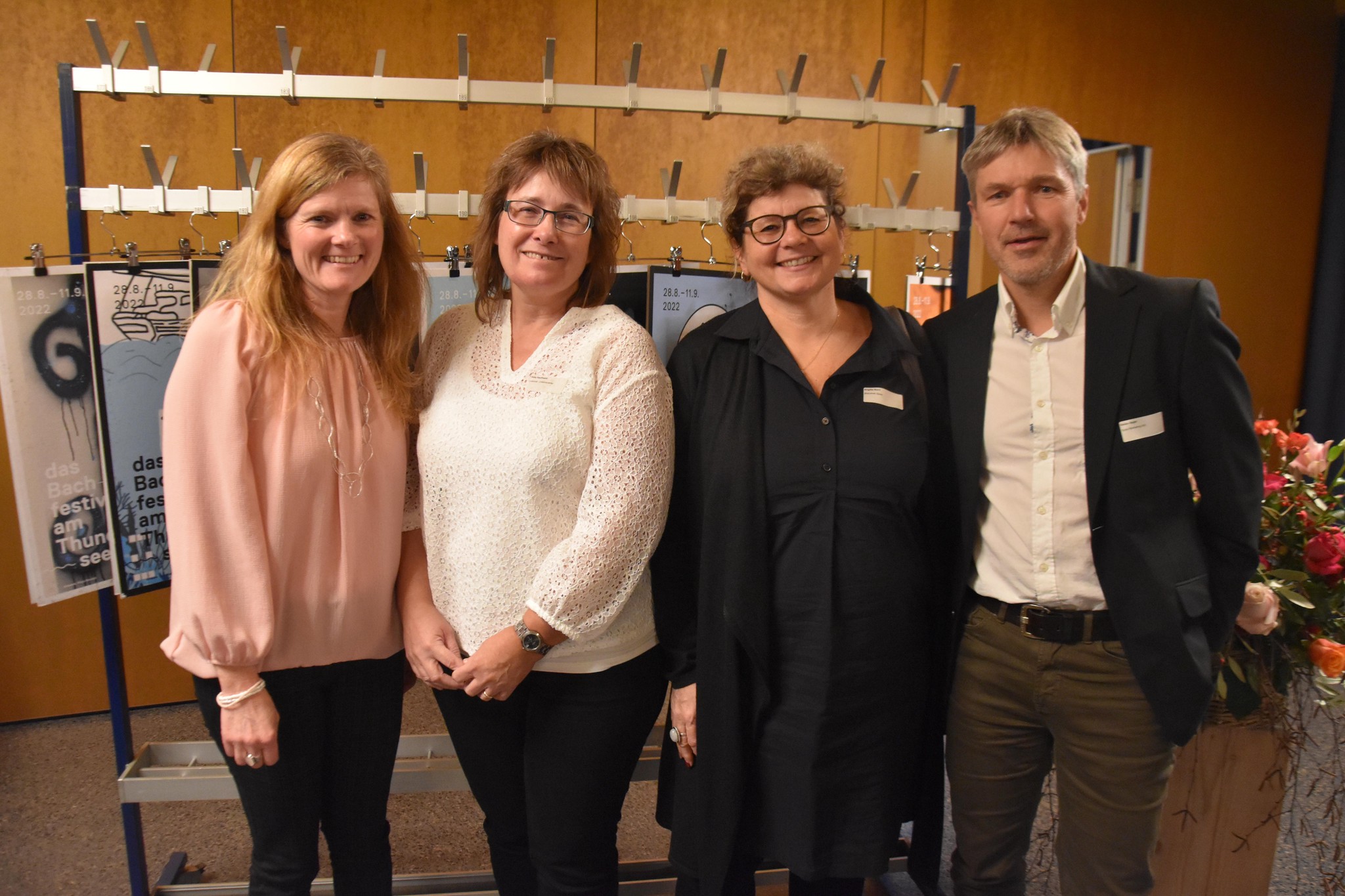 Das Team für den Ludotrail, v.l.: Beatrix Steiner (Ludothek Spiez), die Trail-Erfinderin Gaby Kaufmann, Brigitte Burri (Bibliothek Spiez) und Stefan Seger, Geschäftsführer Spiez Marketing AG.